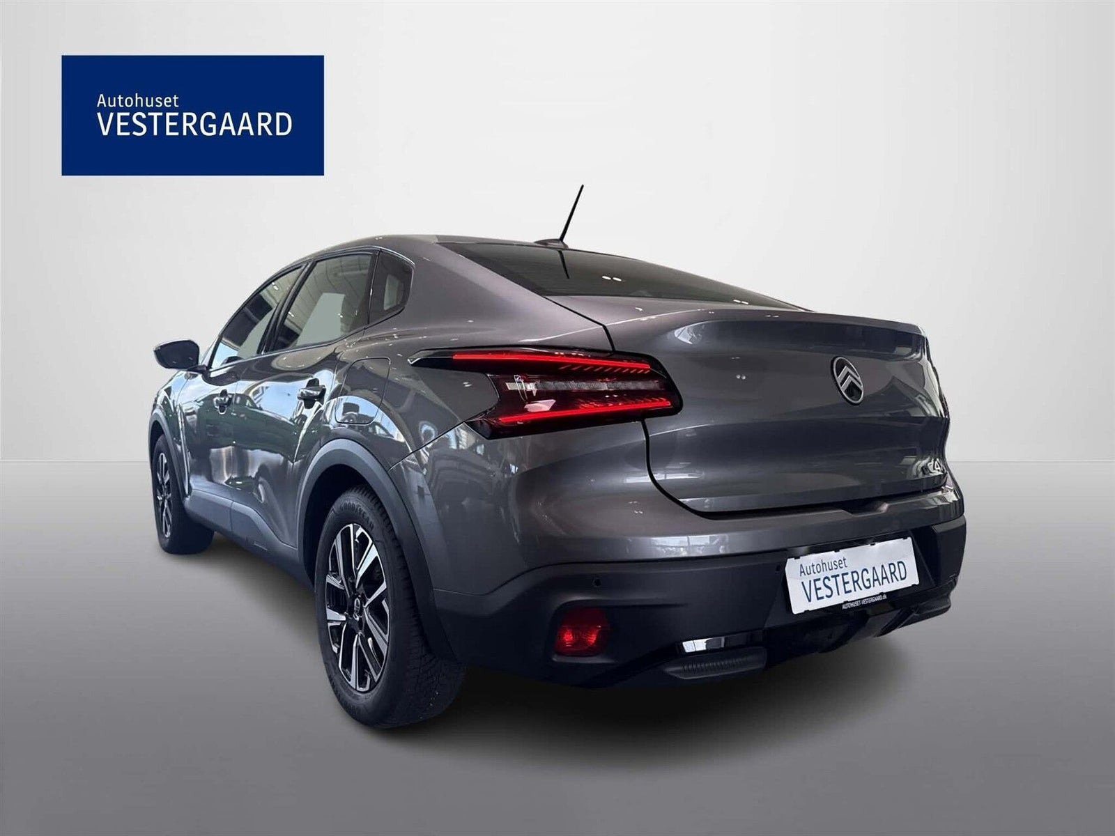 Grå Citroën ë-C4 X fra 2025