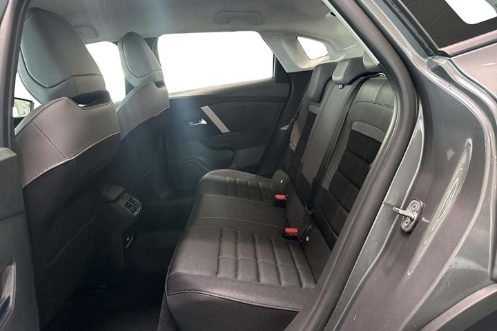 Grå Citroën ë-C4 X fra 2025