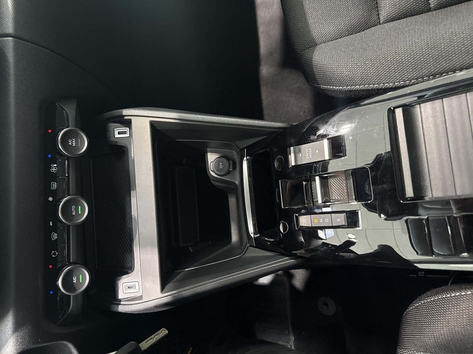 Grå Citroën ë-C4 X fra 2025