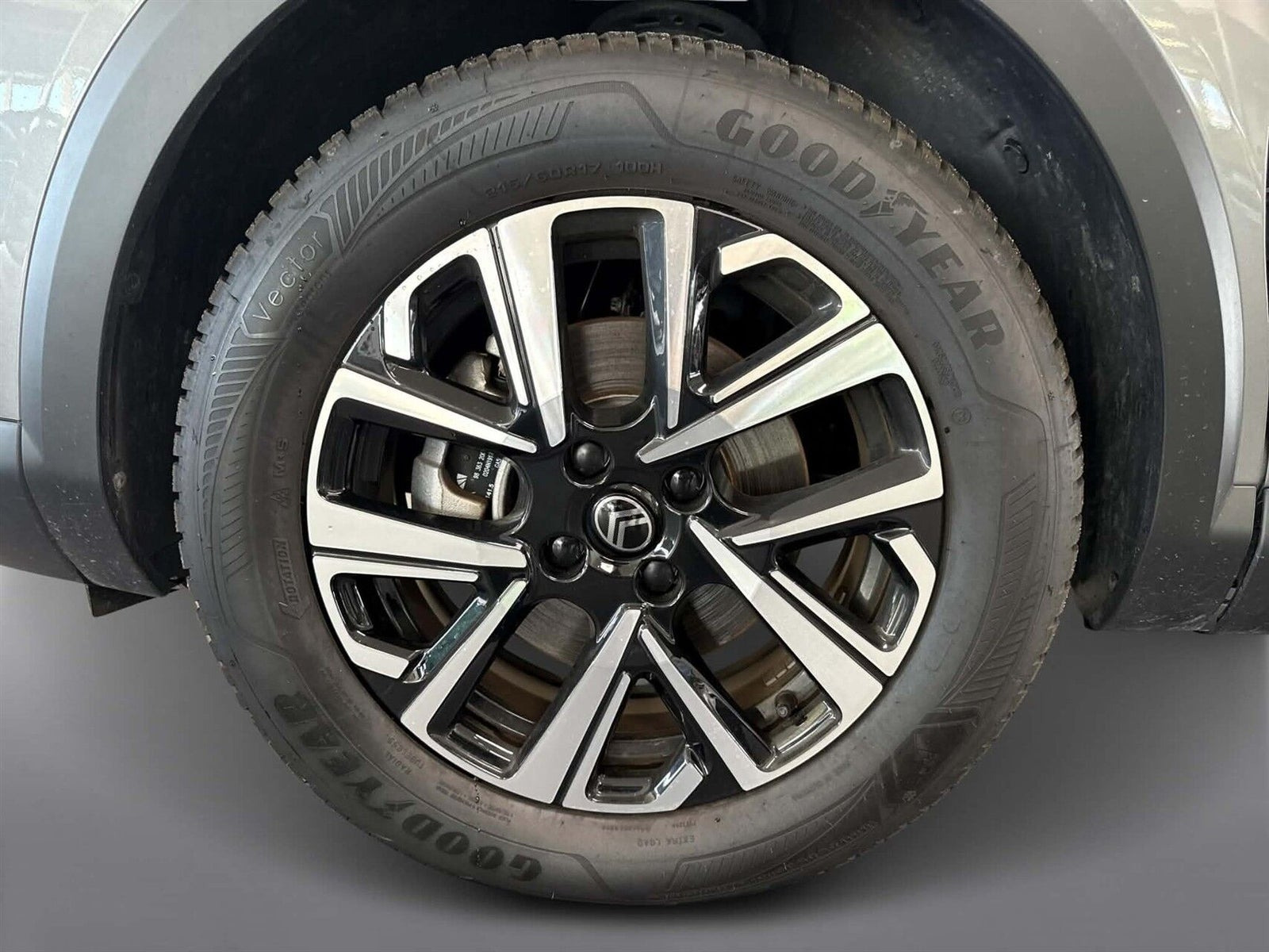 Grå Citroën ë-C4 X fra 2025