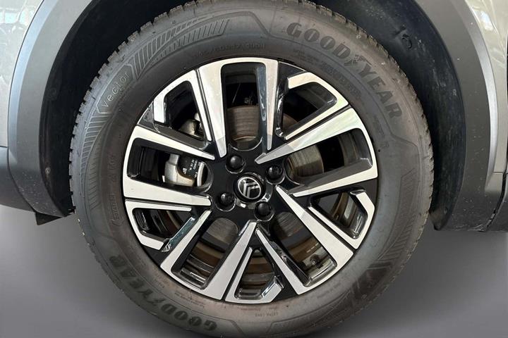 Grå Citroën ë-C4 X fra 2025