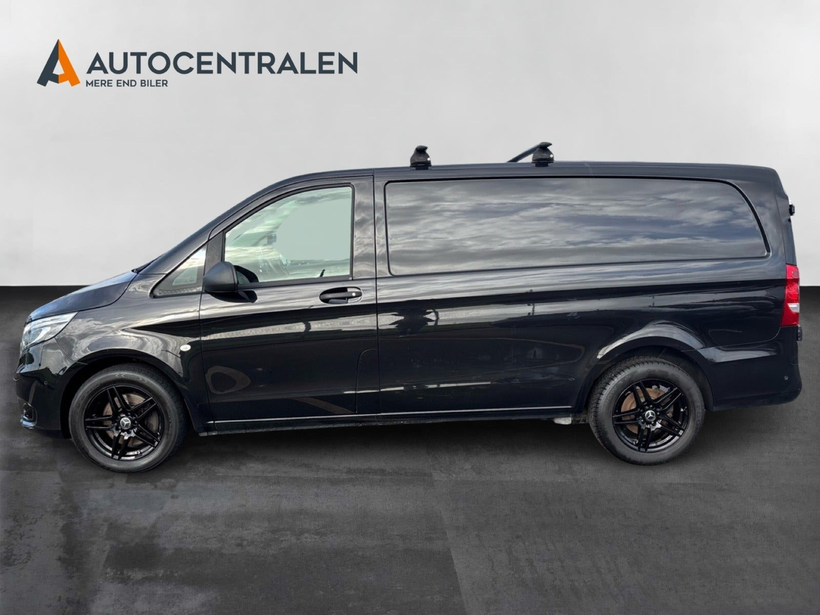 Sort Mercedes Vito 119 fra 2019