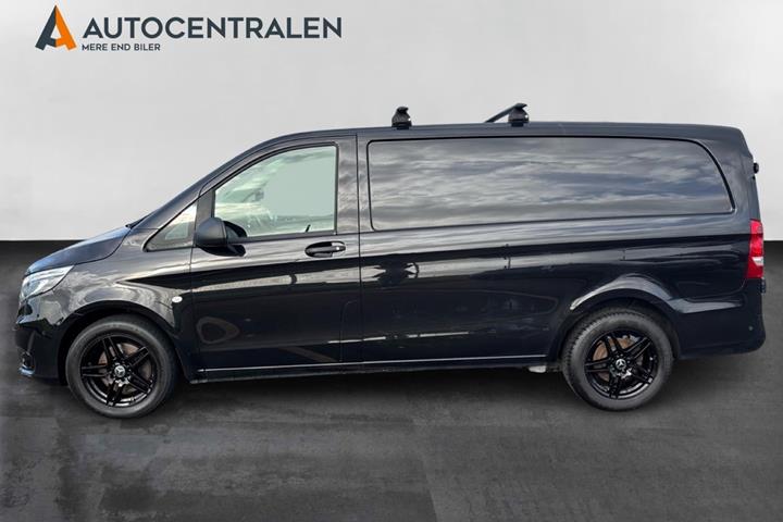 Sort Mercedes Vito 119 fra 2019