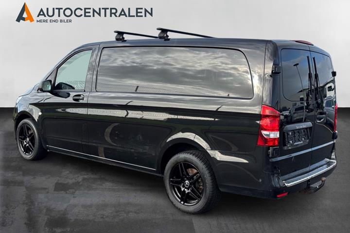 Sort Mercedes Vito 119 fra 2019