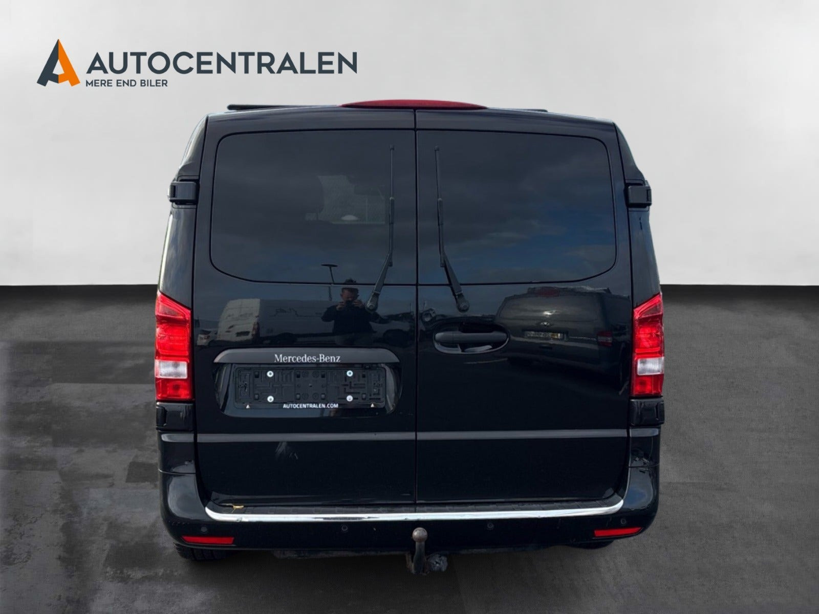Sort Mercedes Vito 119 fra 2019