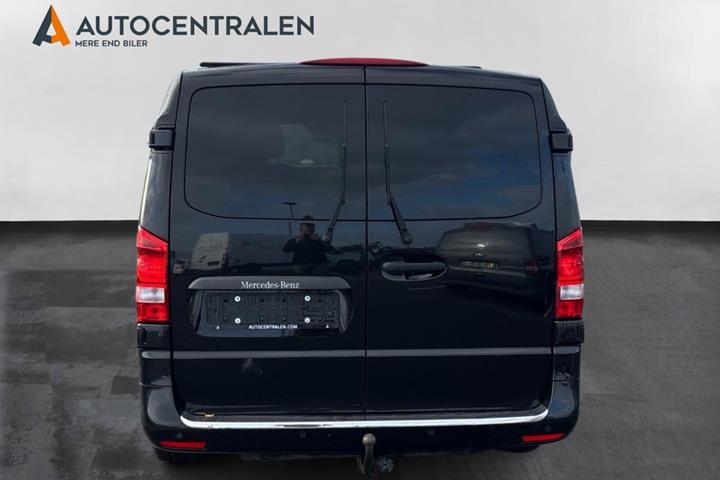 Sort Mercedes Vito 119 fra 2019