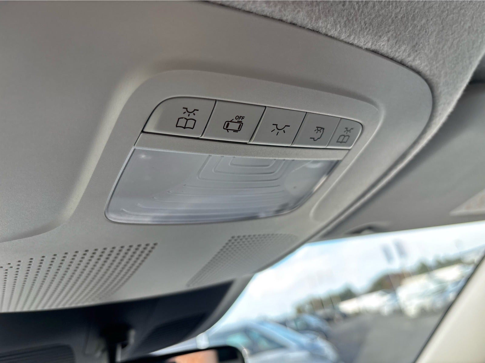 Sort Mercedes Vito 119 fra 2019