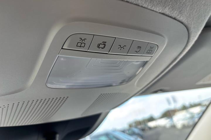 Sort Mercedes Vito 119 fra 2019