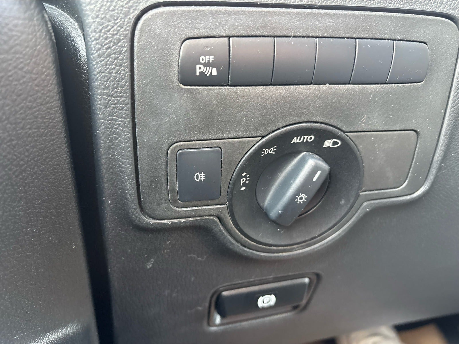Sort Mercedes Vito 119 fra 2019