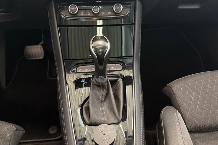 Sort Opel Grandland X fra 2019
