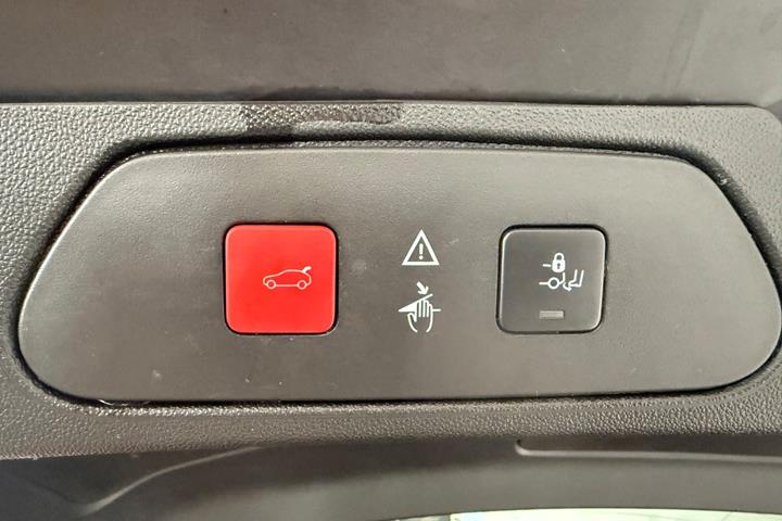 Sort Opel Grandland X fra 2019