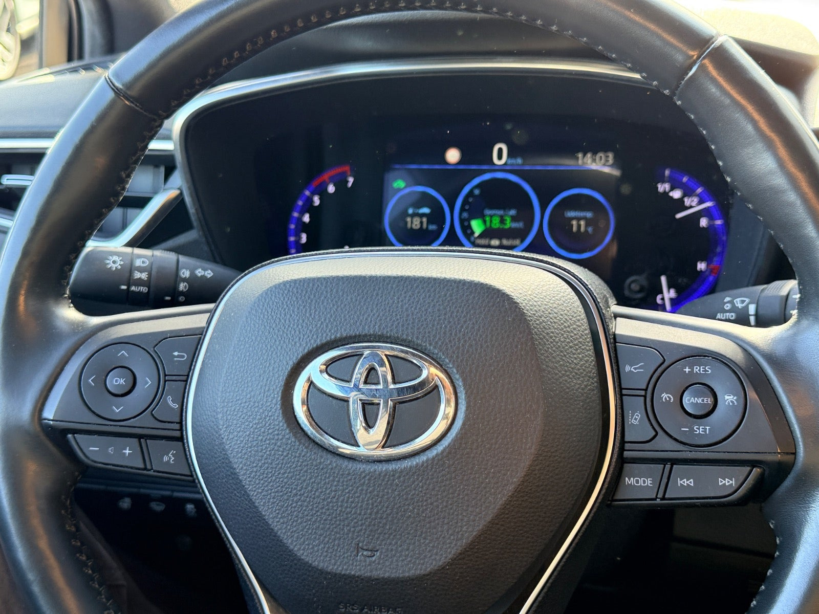 Rød Toyota Corolla fra 2019
