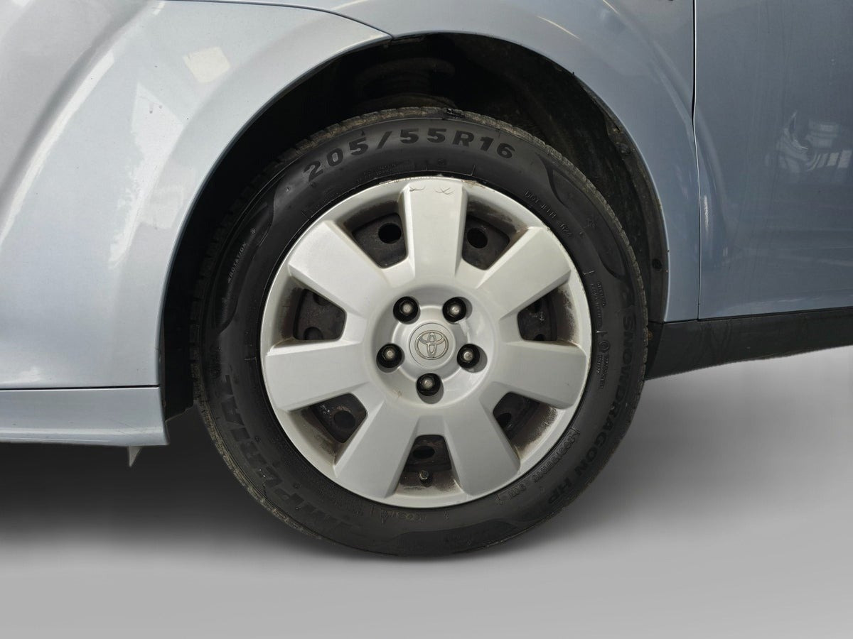 Blå Toyota Corolla Verso fra 2005