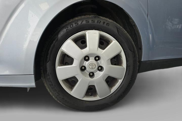 Blå Toyota Corolla Verso fra 2005