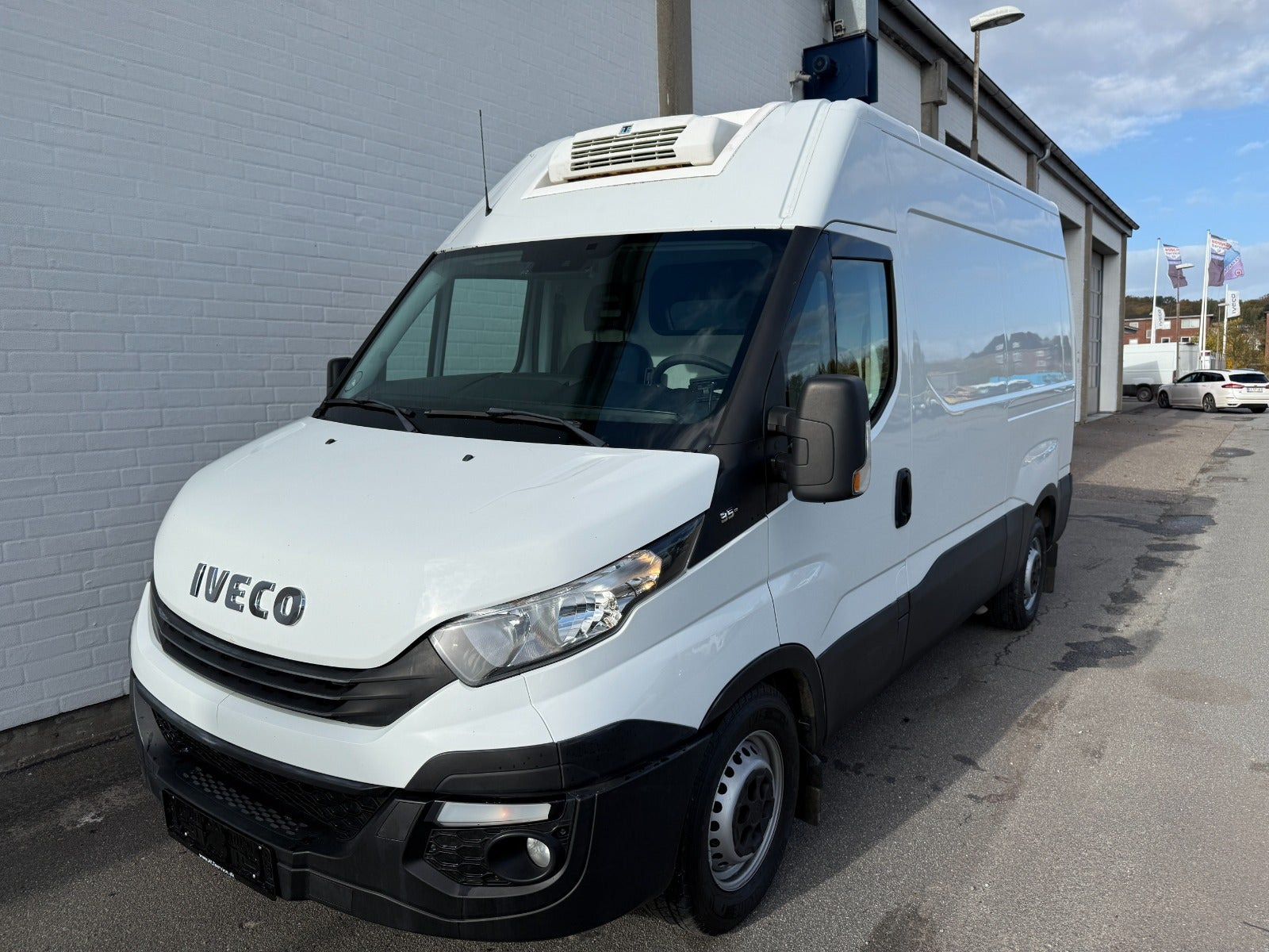 Iveco Daily 2,3 35S12 10,8m³ Van AG8