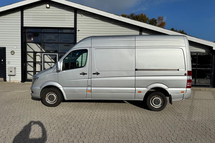 Sølv Mercedes Sprinter 319 fra 2015