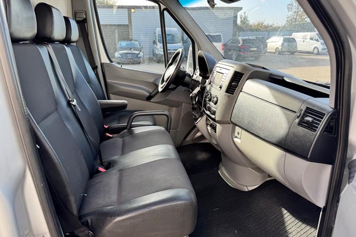 Sølv Mercedes Sprinter 319 fra 2015