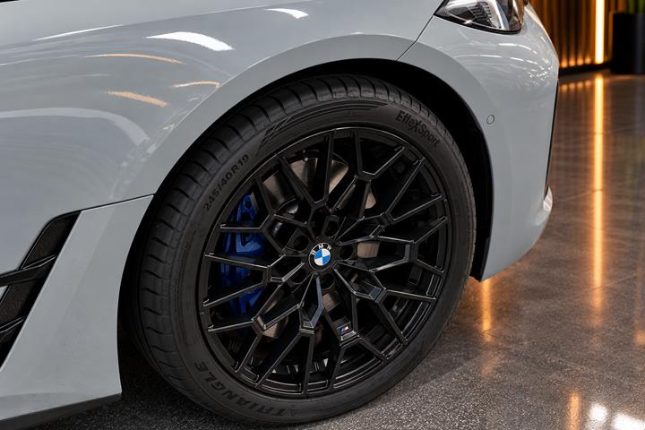 undefined BMW i4 fra 2025