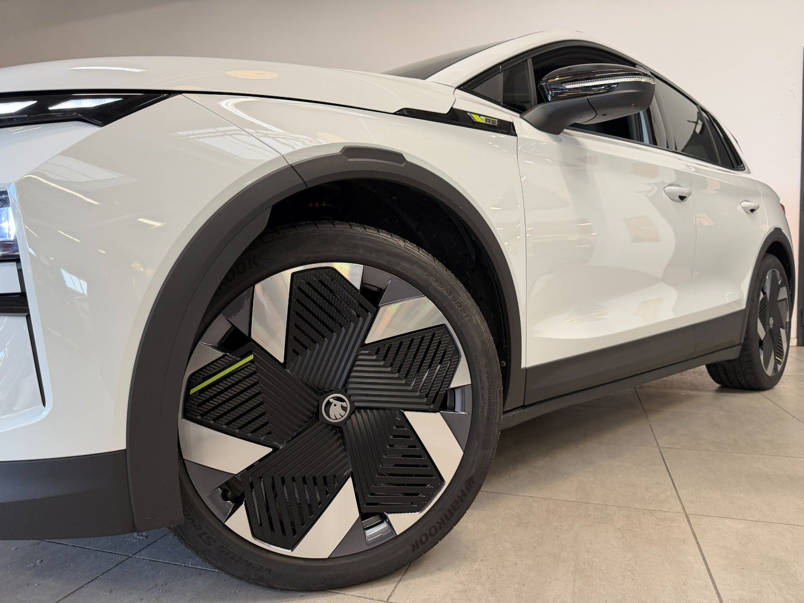 Hvid Skoda Elroq fra 2026
