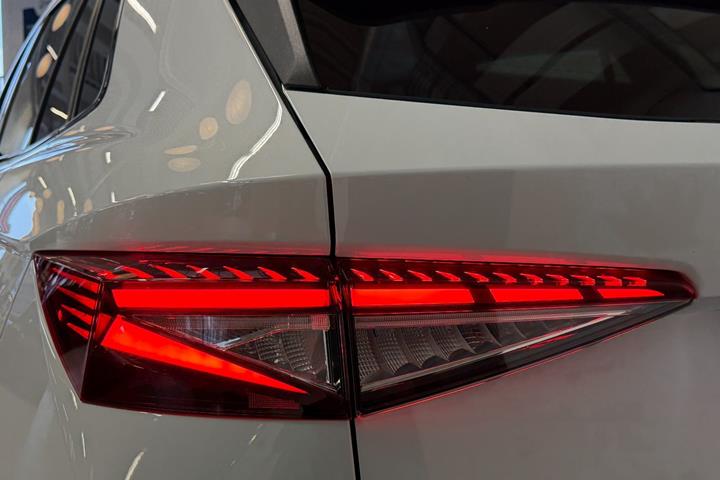 Hvid Skoda Elroq fra 2026