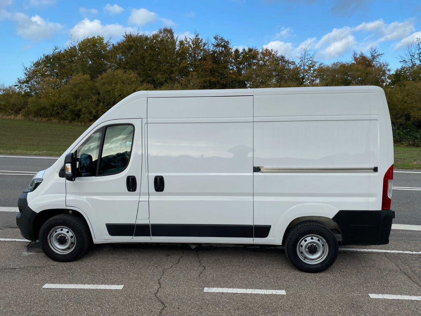 Hvid Fiat Ducato 33 fra 2023