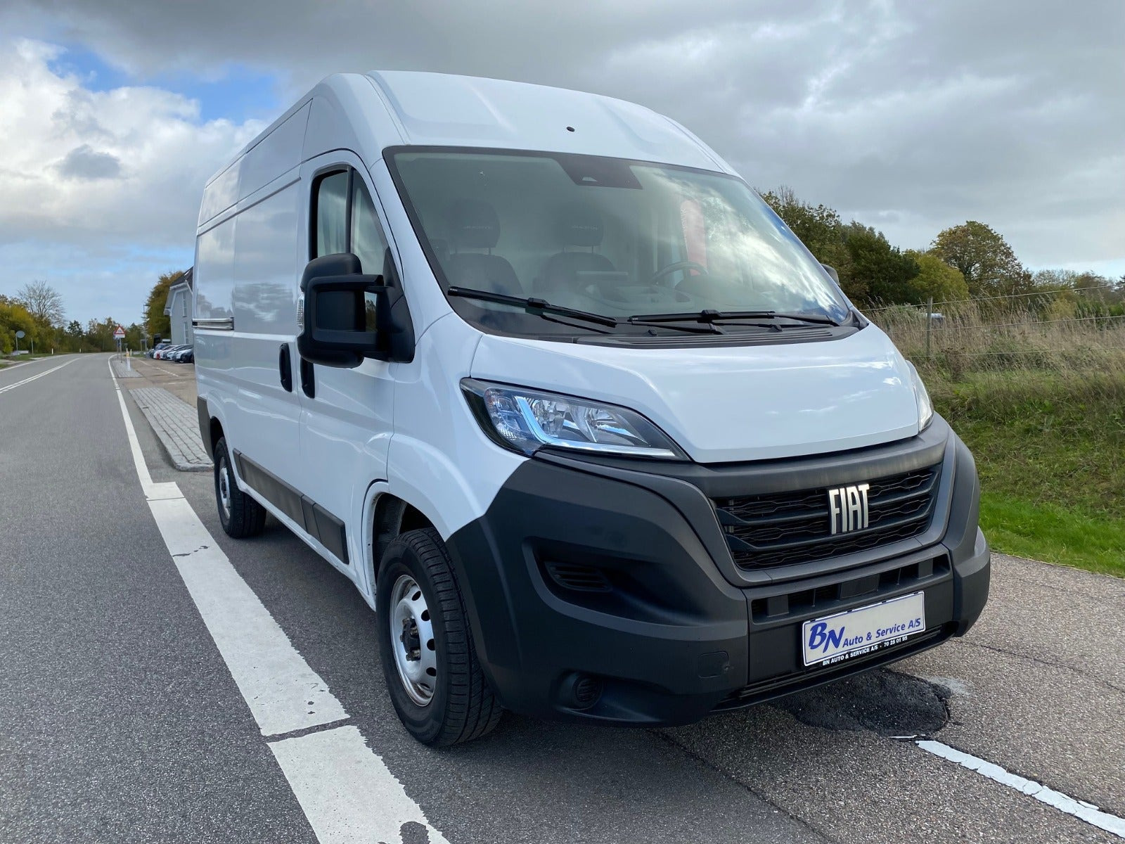 Hvid Fiat Ducato 33 fra 2023
