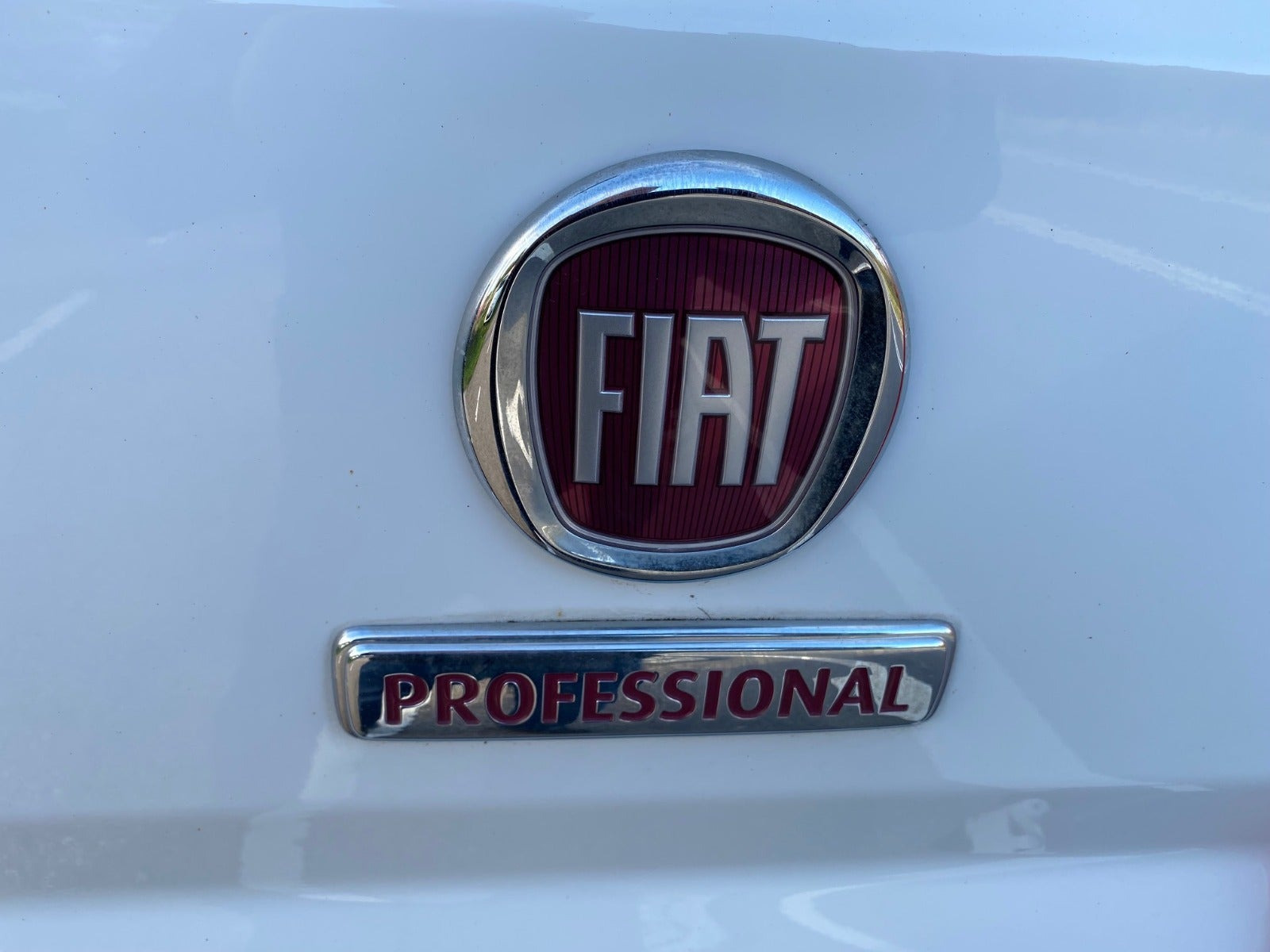Hvid Fiat Ducato 33 fra 2023