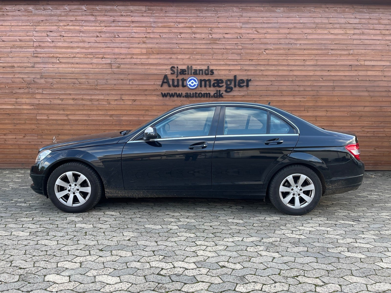 Sort Mercedes C180 fra 2007