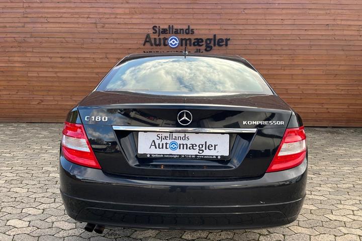 Sort Mercedes C180 fra 2007