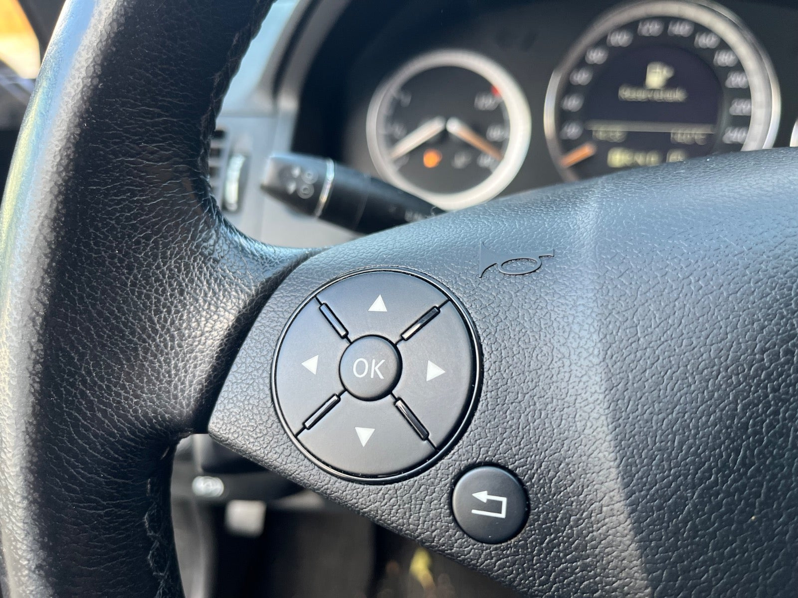Sort Mercedes C180 fra 2007