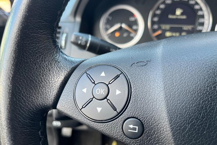 Sort Mercedes C180 fra 2007