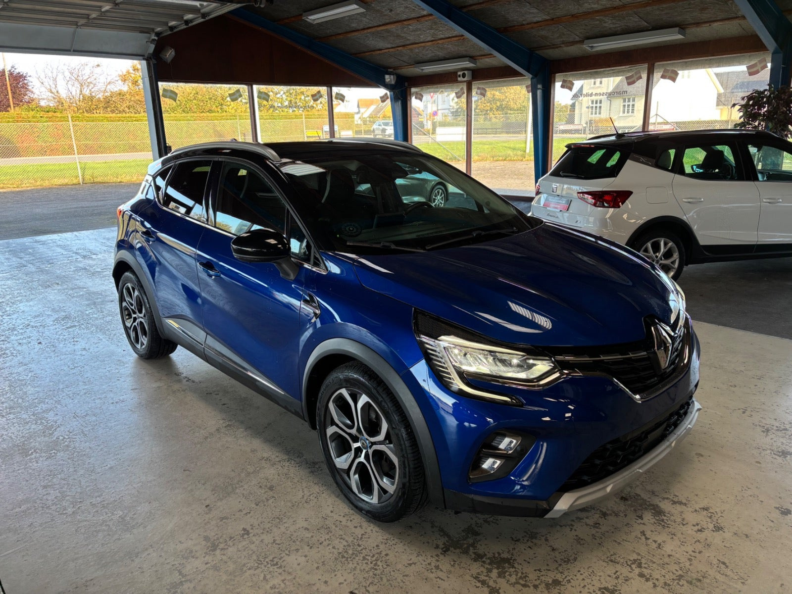 Blå Renault Captur fra 2021