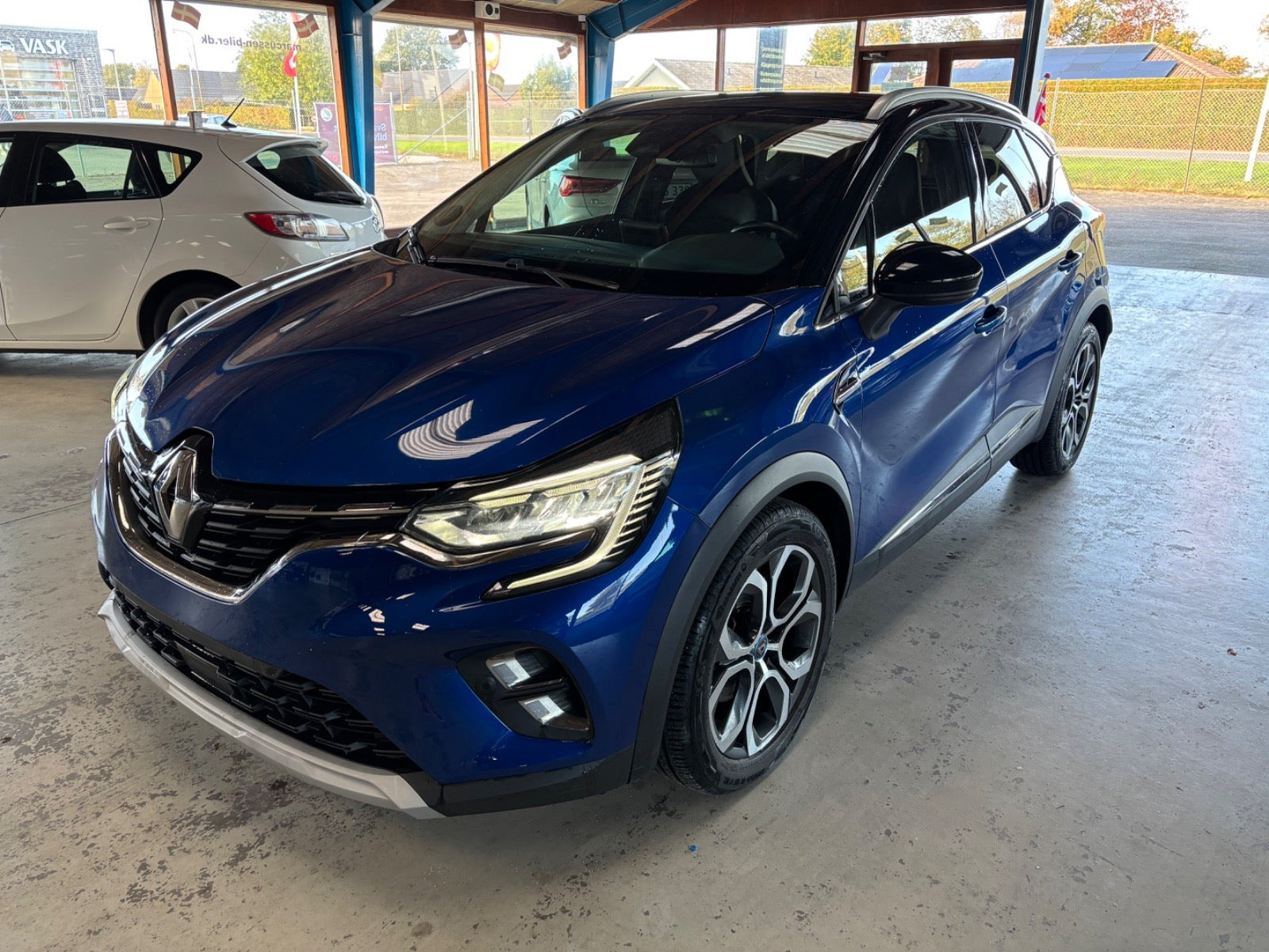 Blå Renault Captur fra 2021