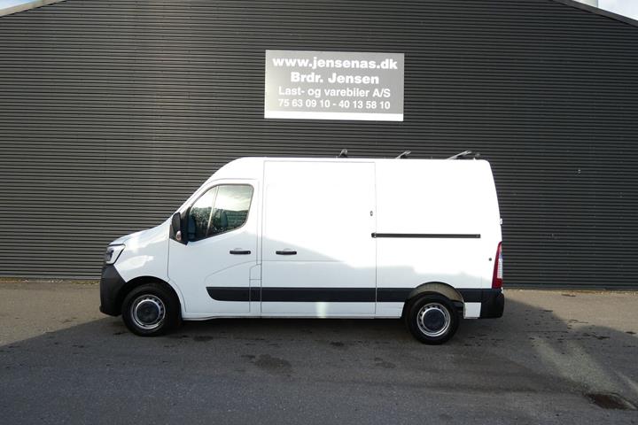 Hvid Renault Master IV T33 fra 2024