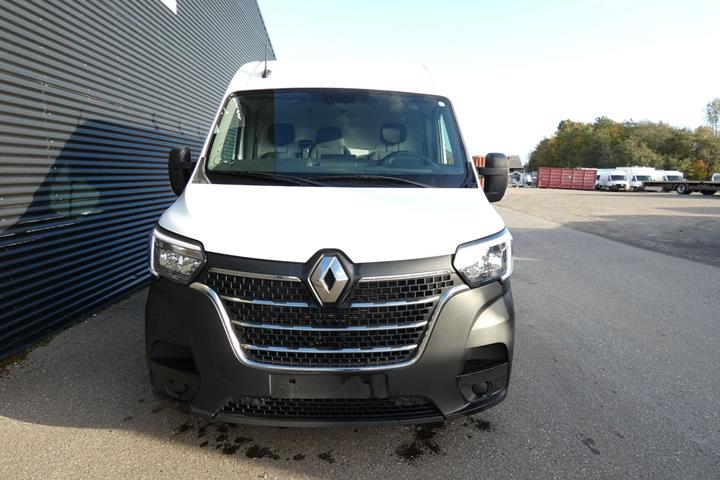 Hvid Renault Master IV T33 fra 2024