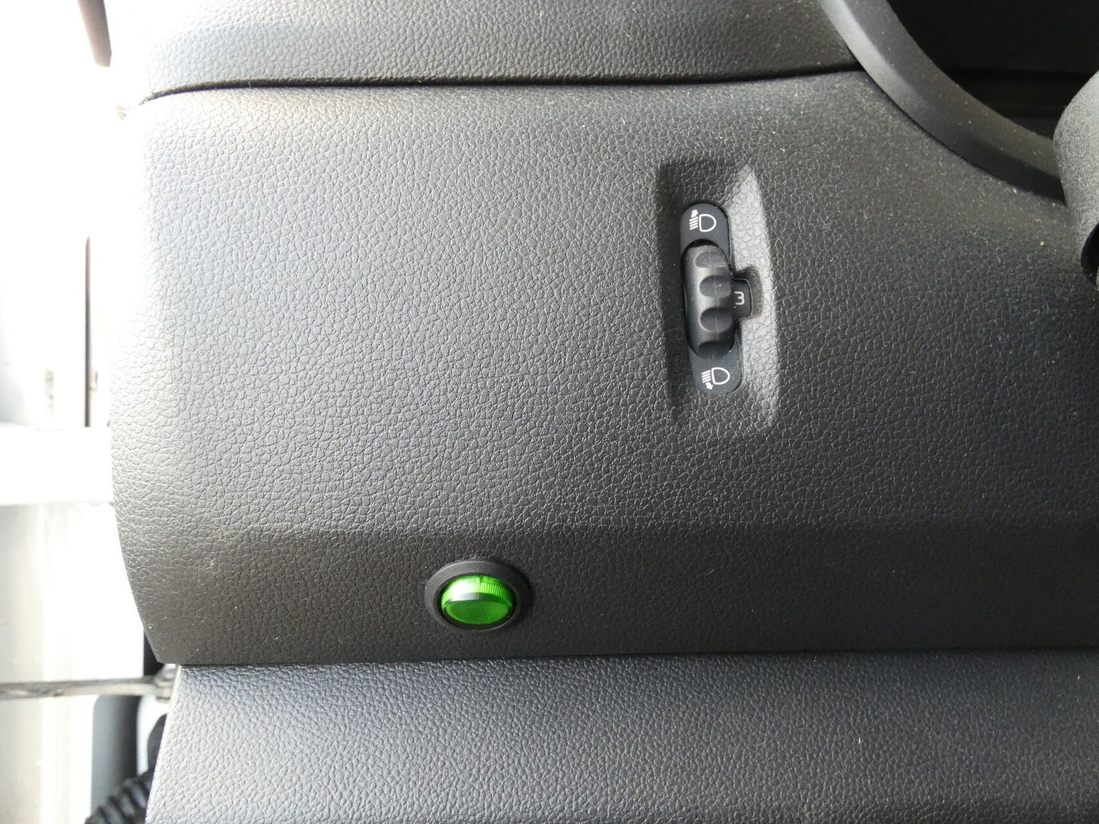 Hvid Renault Master IV T33 fra 2024