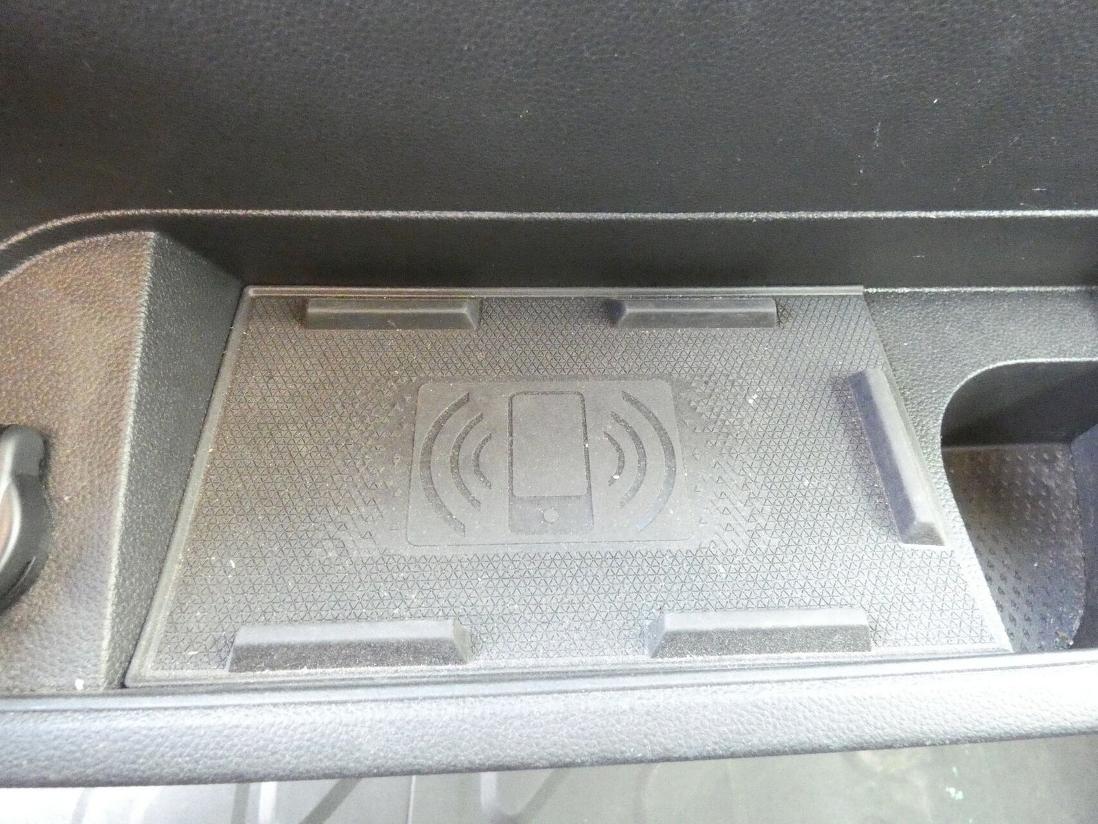 Hvid Renault Master IV T33 fra 2024