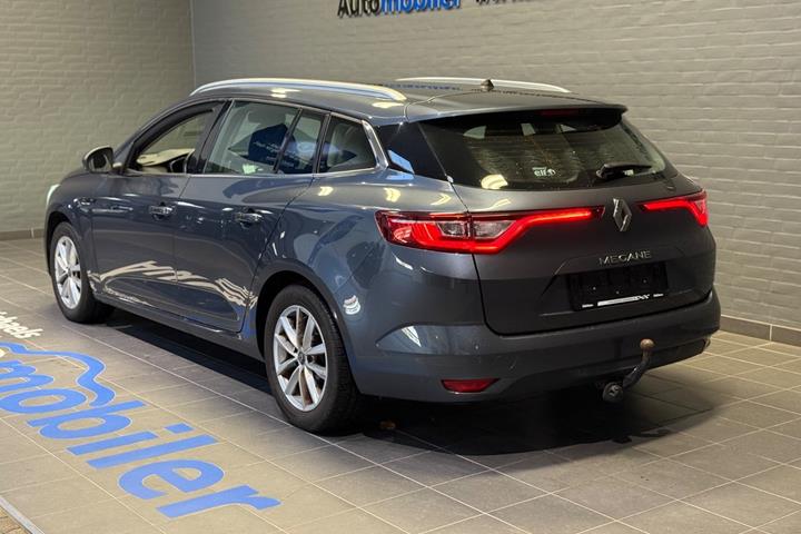 Grå Renault Megane IV fra 2018