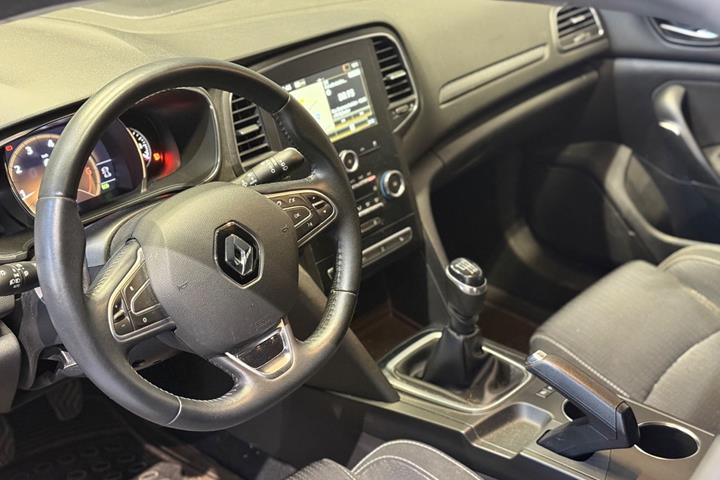 Grå Renault Megane IV fra 2018