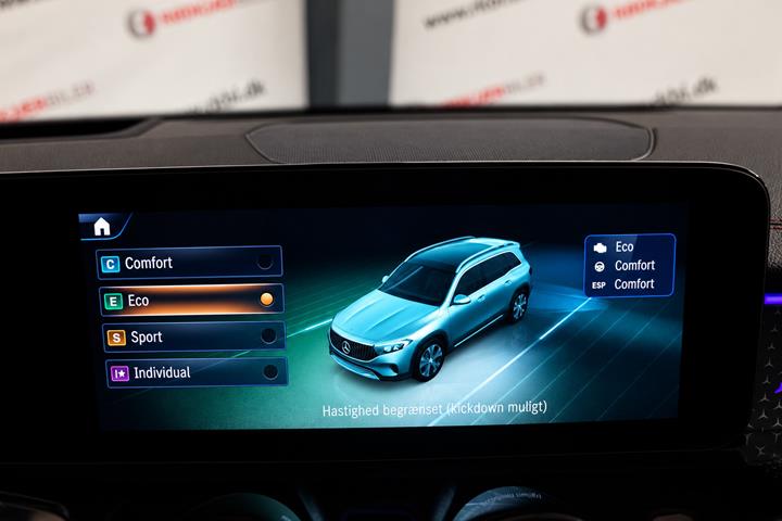 Hvid Mercedes EQB250+ fra 2025
