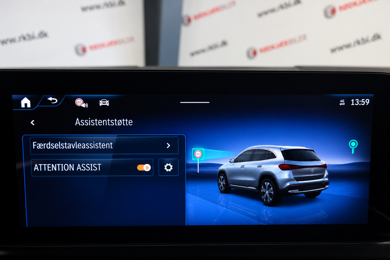 Grå Mercedes EQA250+ fra 2025