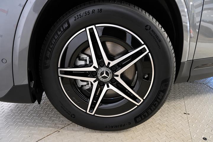 Grå Mercedes EQA250+ fra 2025
