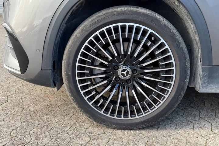 Grå Mercedes EQA250 fra 2022