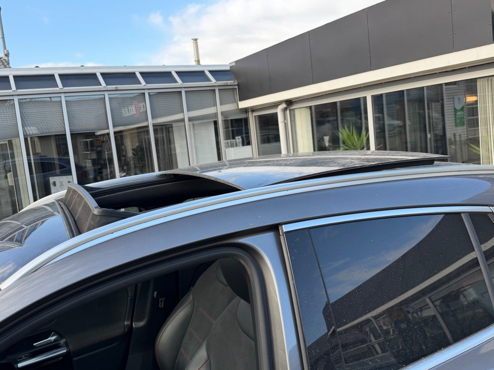 Grå Mercedes EQA250 fra 2022