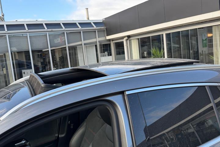 Grå Mercedes EQA250 fra 2022