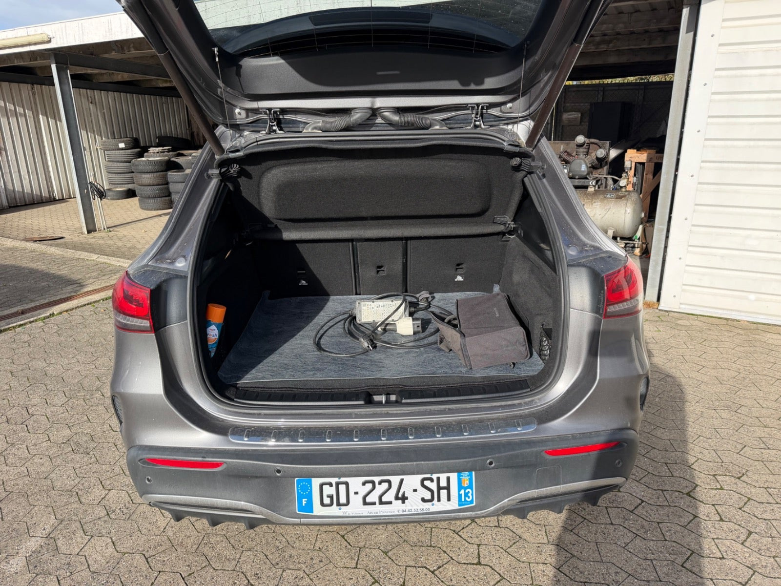 Grå Mercedes EQA250 fra 2022