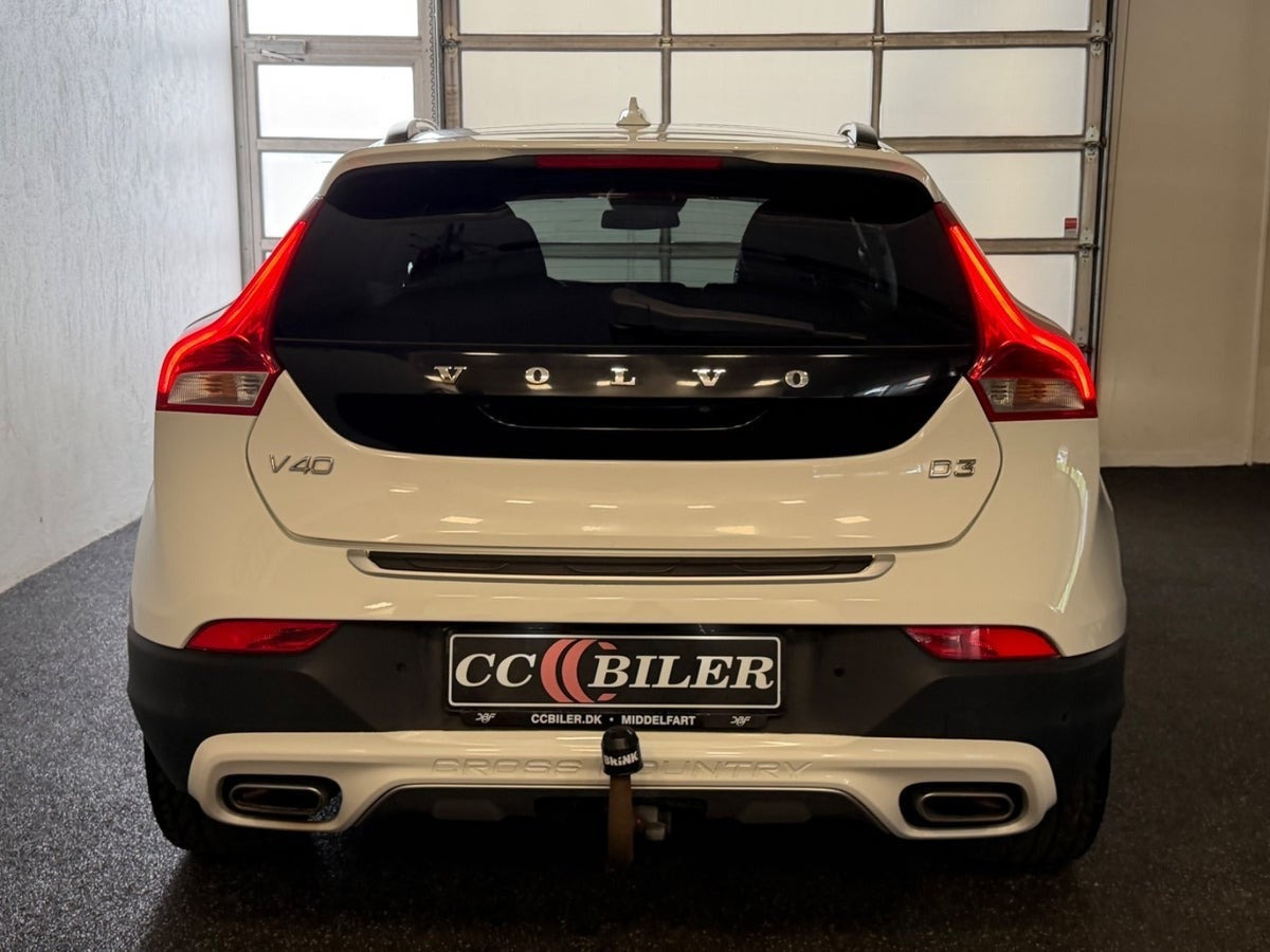Hvid Volvo V40 CC fra 2014