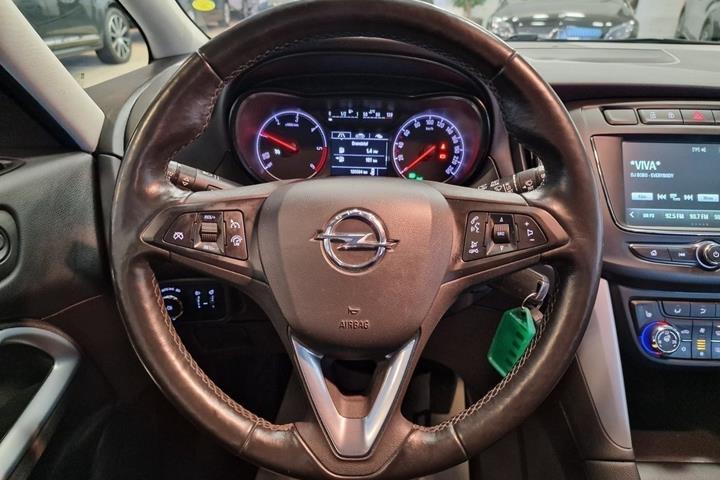 Sort Opel Zafira Tourer fra 2018