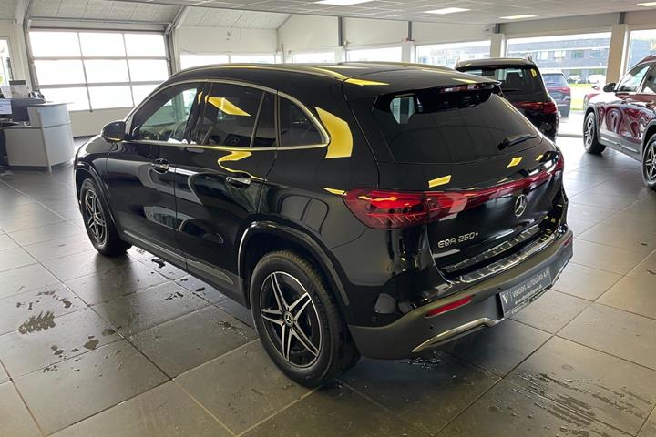 Sort Mercedes EQA250+ fra 2025