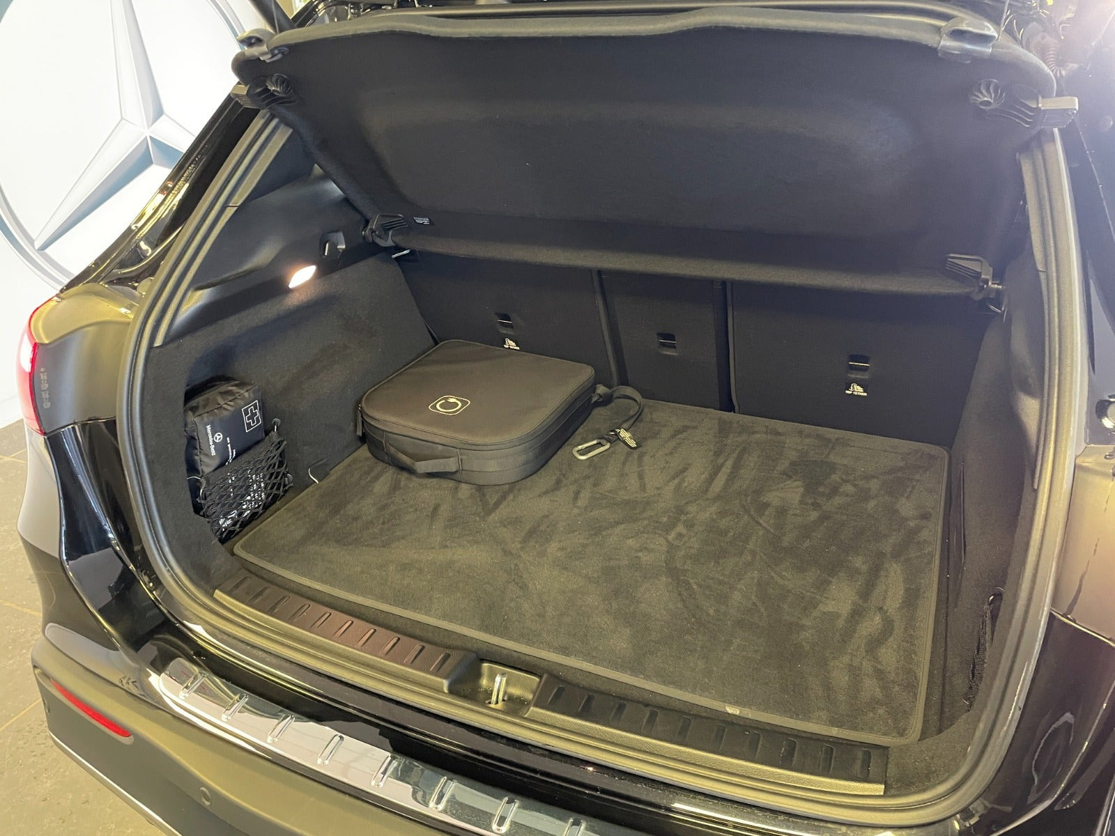 Sort Mercedes EQA250+ fra 2025